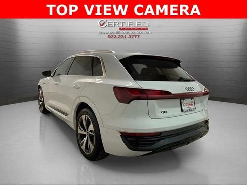 Used 2024 Audi Q8 e-tron Premium Plus w/ Premium Plus Package image 4