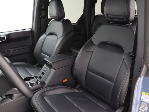 Used 2025 Ford Bronco Outer Banks image 15