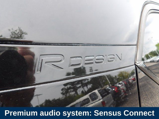 Used 2020 Volvo XC40 T5 R-Design AWD/4WD image 7