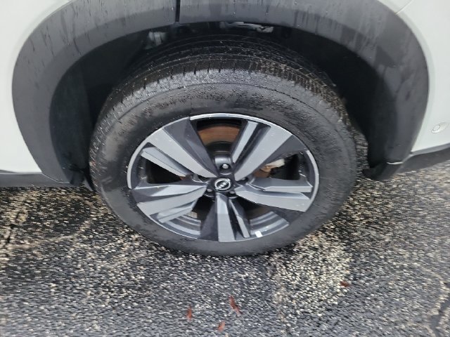 Used 2026 Nissan Rogue SL AWD/4WD image 6