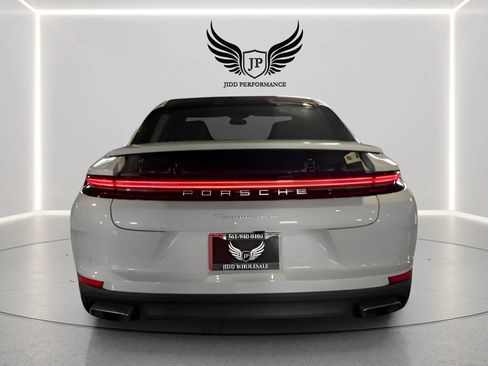 Used 2024 Porsche Panamera image 7