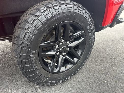 Used 2019 Chevrolet Silverado 1500 LT Trail Boss image 16