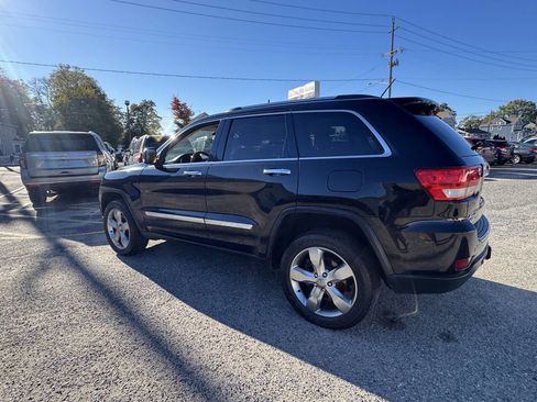 Used 2013 Jeep Grand Cherokee Overland image 23