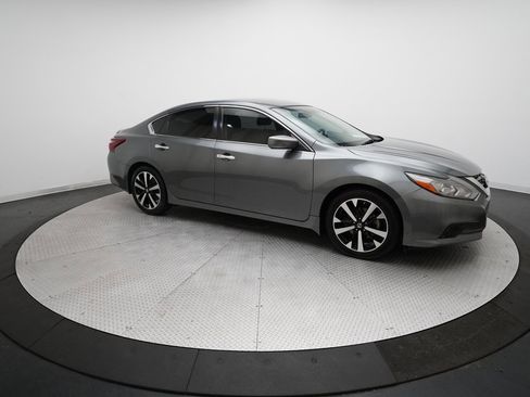 Used 2018 Nissan Altima 2.5 SR image 13