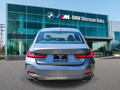 Certified 2023 BMW 330i Sedan w/ Premium Package RWD image 5