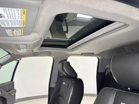 Used 2017 Nissan Frontier PRO-4X w/ Pro-4x Luxury Package AWD/4WD image 2