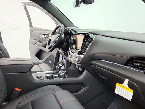 Used 2023 Chevrolet Traverse RS FWD image 53