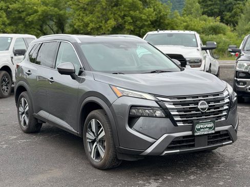 Used 2026 Nissan Rogue SL AWD/4WD image 3