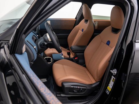 Used 2025 MINI Cooper Countryman S w/ Comfort Package Max image 16