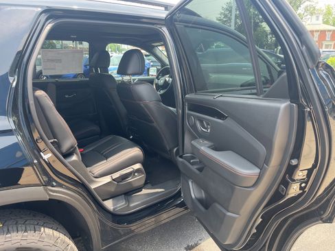 New 2025 Honda Pilot TrailSport image 15