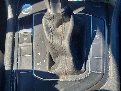 Used 2018 Volkswagen Tiguan SEL image 35