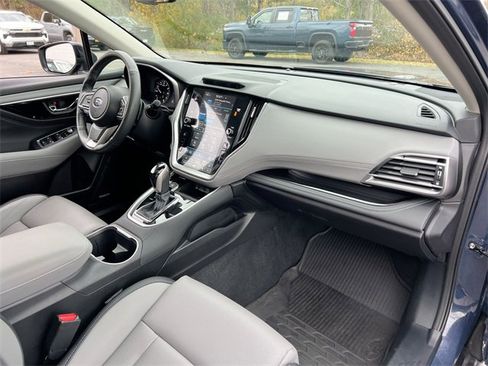 Used 2025 Subaru Outback Limited image 29