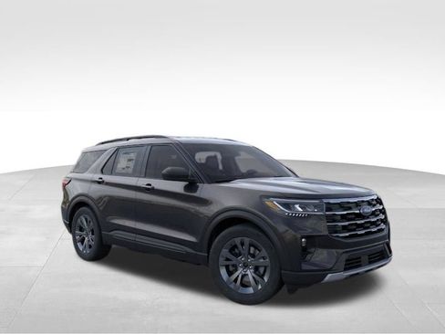 New 2026 Ford Explorer Active w/ Active Comfort Package AWD/4WD image 8