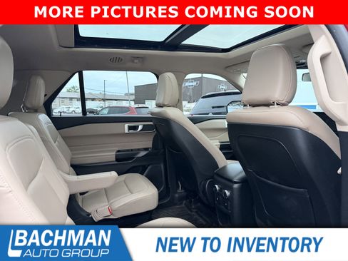 Used 2020 Ford Explorer XLT w/ Equipment Group 202A AWD/4WD image 9