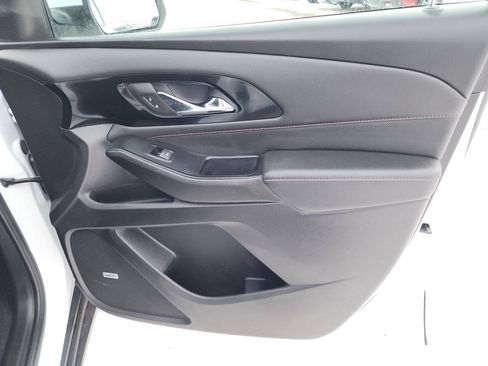 Used 2023 Chevrolet Traverse RS FWD image 43