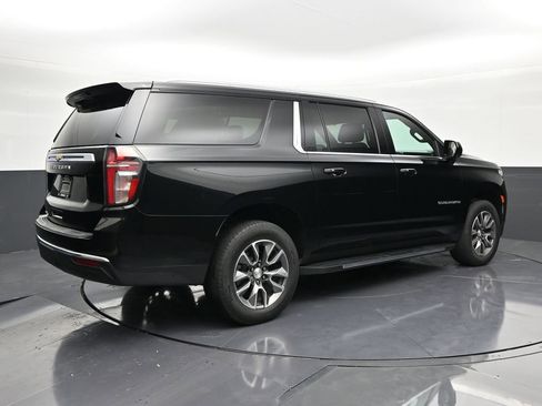 Used 2022 Chevrolet Suburban LS w/ Driver Alert Package RWD image 5