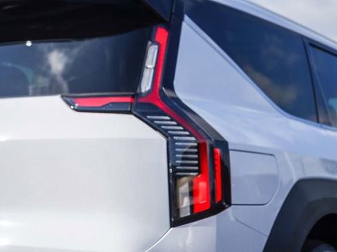 New 2026 Kia EV9 Wind AWD/4WD image 8