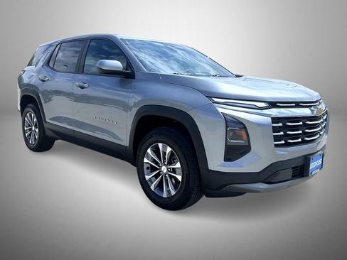 Used 2026 Chevrolet Equinox LT AWD/4WD image 3