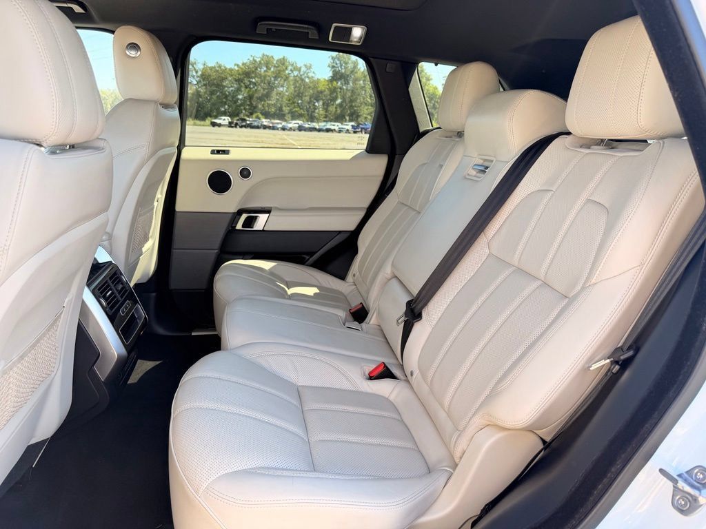 Used 2017 Land Rover Range Rover Sport HSE AWD/4WD image 17