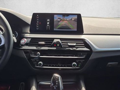Used 2019 BMW 530e w/ M Sport Package RWD image 15