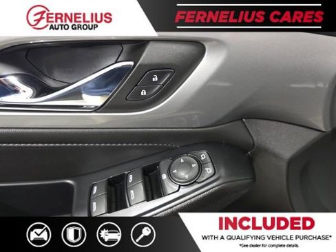 Used 2023 Chevrolet Traverse LT image 15