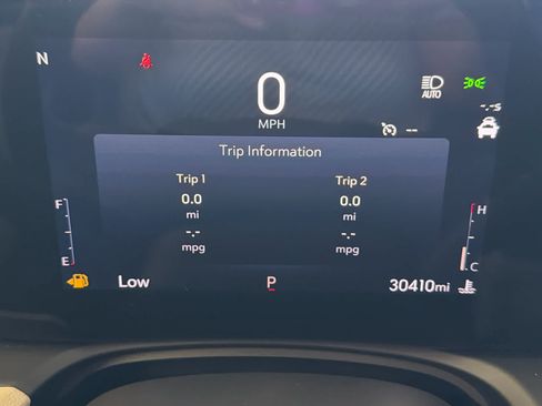 Used 2024 Buick Encore GX Avenir w/ Avenir Convenience Package FWD image 39