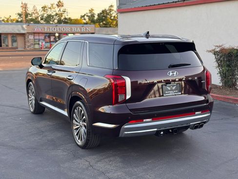 Used 2024 Hyundai Palisade Calligraphy image 4