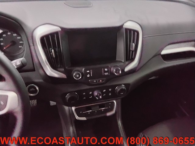Used 2024 GMC Terrain SLT w/ Infotainment Package II AWD/4WD image 12