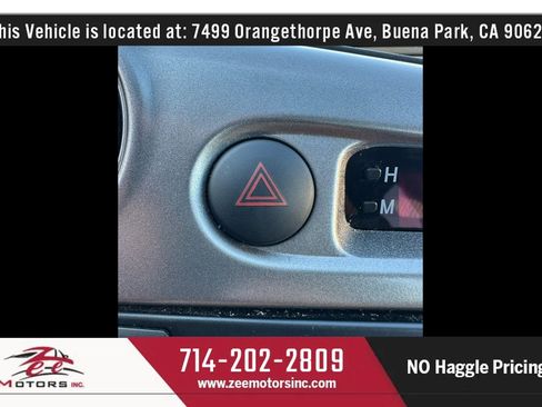 Used 2005 Toyota Matrix XR FWD image 30
