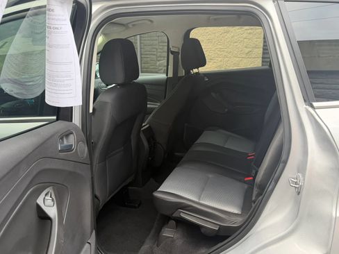 Used 2017 Ford Escape SE w/ Equipment Group 201A AWD/4WD image 27