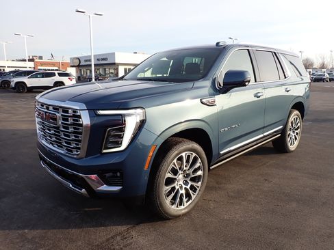 New 2026 GMC Yukon Denali w/ Sun & Power Step Package image 3