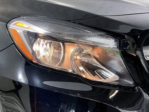 Used 2017 Mercedes-Benz GLA 250 image 29