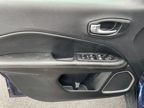 Used 2020 Jeep Compass Latitude FWD image 14