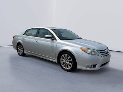 Used 2011 Toyota Avalon Limited FWD image 1