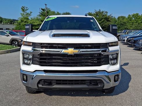 Used 2025 Chevrolet Silverado 2500 LT w/ Convenience Package AWD/4WD image 2