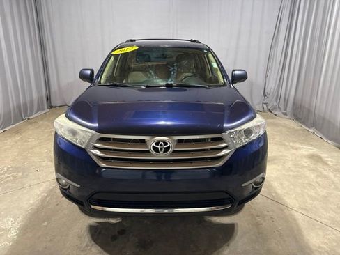 Used 2012 Toyota Highlander Limited w/ Tow Pkg AWD/4WD image 2