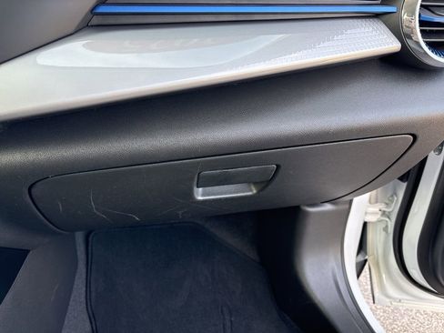 Used 2025 Chevrolet Trax LT w/ LT Convenience Package image 19