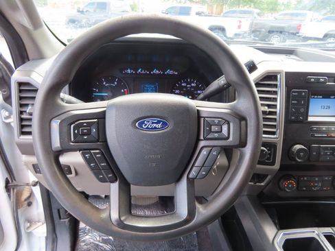 Used 2022 Ford F250 XL w/ Power Equipment Group AWD/4WD image 30