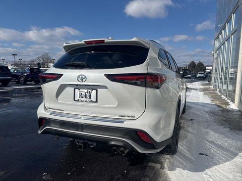 Certified 2024 Toyota Highlander XSE image 4