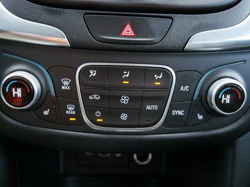 Used 2020 Chevrolet Equinox LT image 23