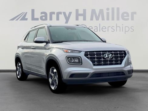 New 2026 Hyundai Venue SEL FWD image 11