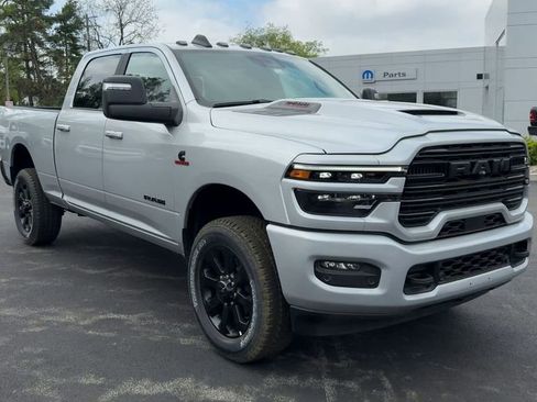 New 2026 RAM 2500 Laramie AWD/4WD image 9