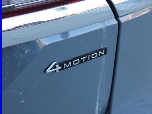 Used 2025 Volkswagen Atlas SE image 8