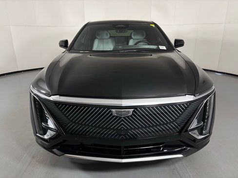 Used 2023 Cadillac Lyriq 2WD image 3