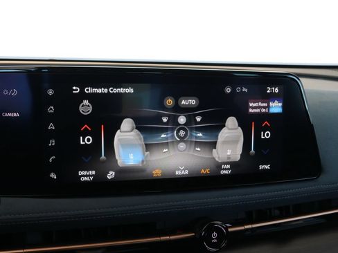 Used 2024 Nissan Ariya AWD image 18