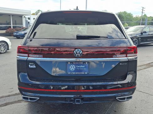 Certified 2025 Volkswagen Atlas SEL Premium R-Line image 5