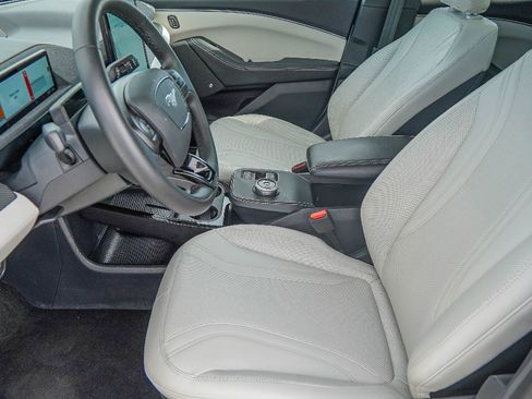 Used 2022 Ford Mustang Mach-E Premium image 8