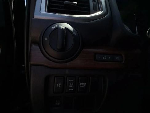 Used 2017 Nissan Titan Platinum Reserve AWD/4WD image 22