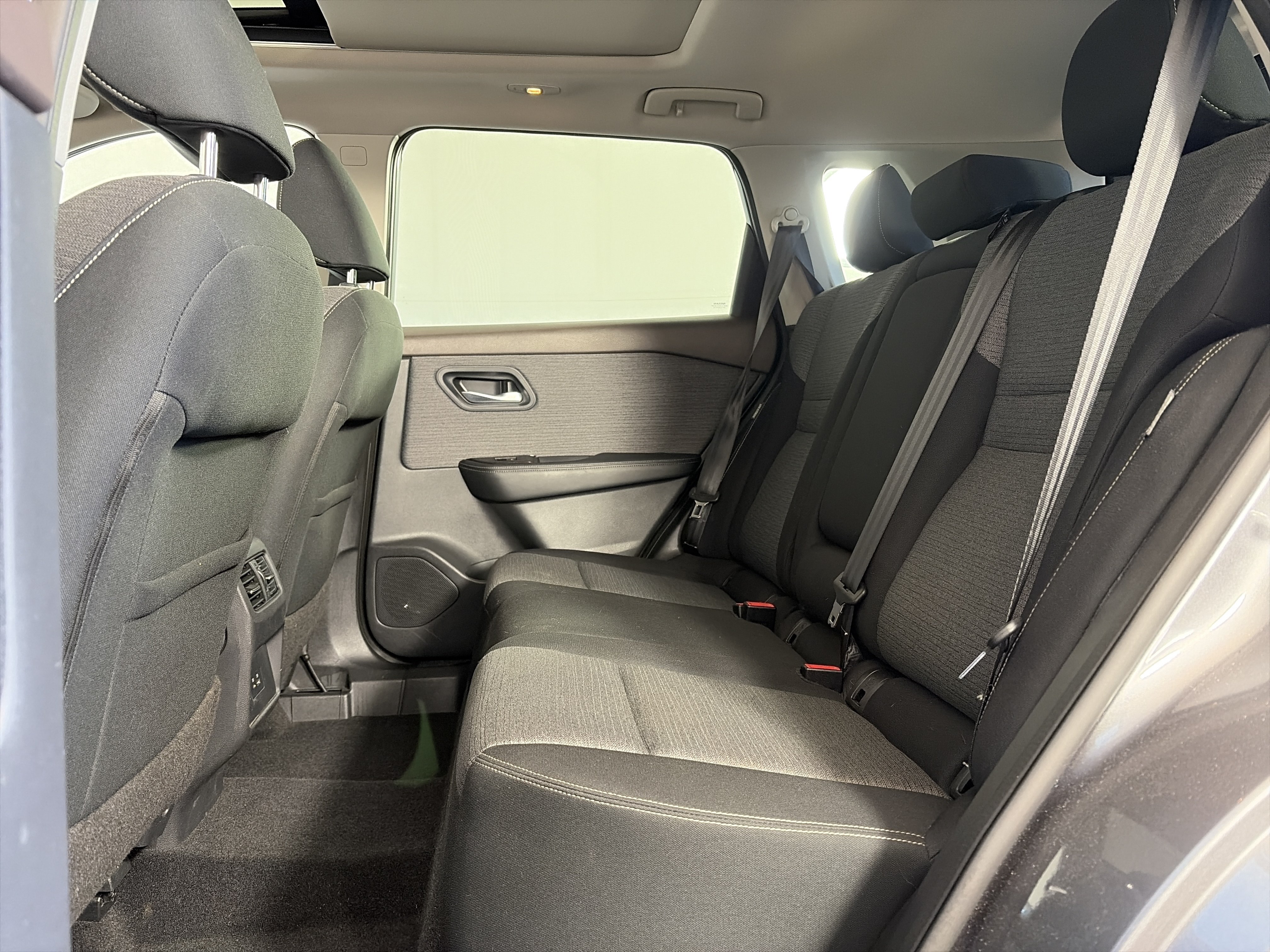 Used 2021 Nissan Rogue SV AWD/4WD image 7