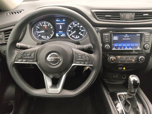 Used 2020 Nissan Rogue S FWD image 22